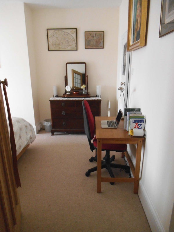 Room Mill Lane in Greater London