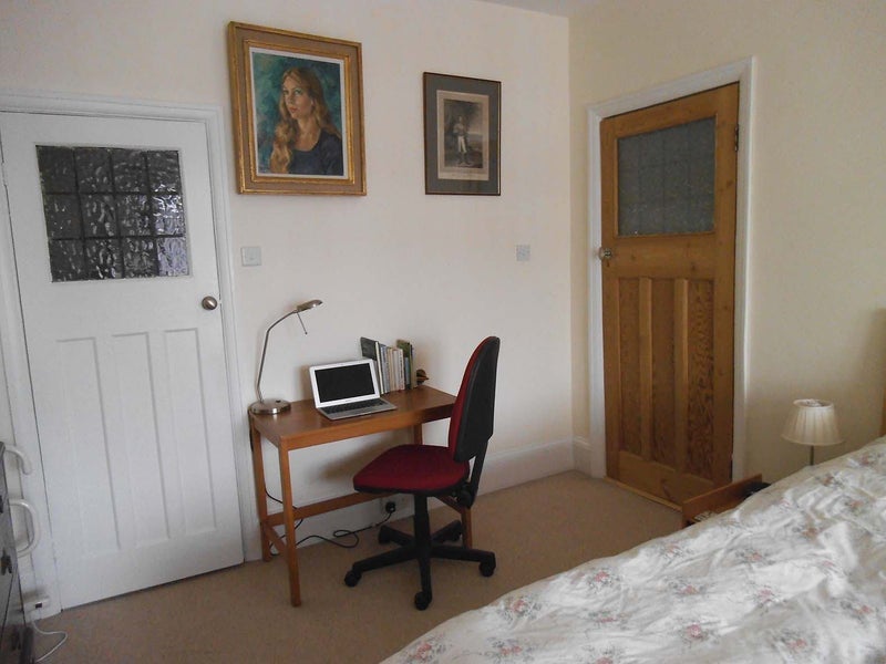 Room Mill Lane in Greater London