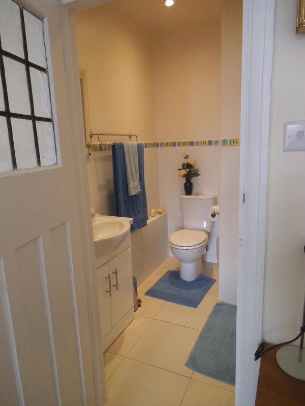 Room Mill Lane in Greater London