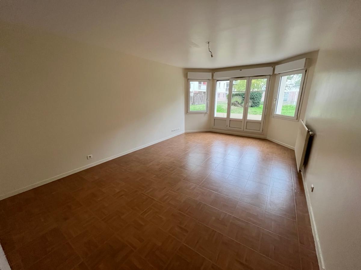 Flat Rue du 4 Septembre in Houilles