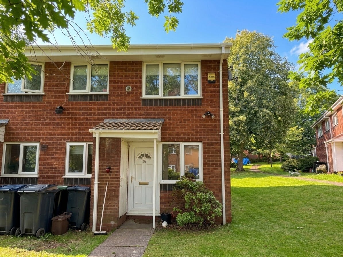 House Newhall Farm Close in Birmingham