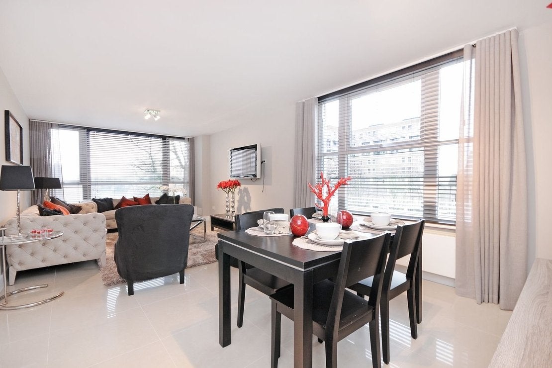 Flat Boydell Court in Greater London