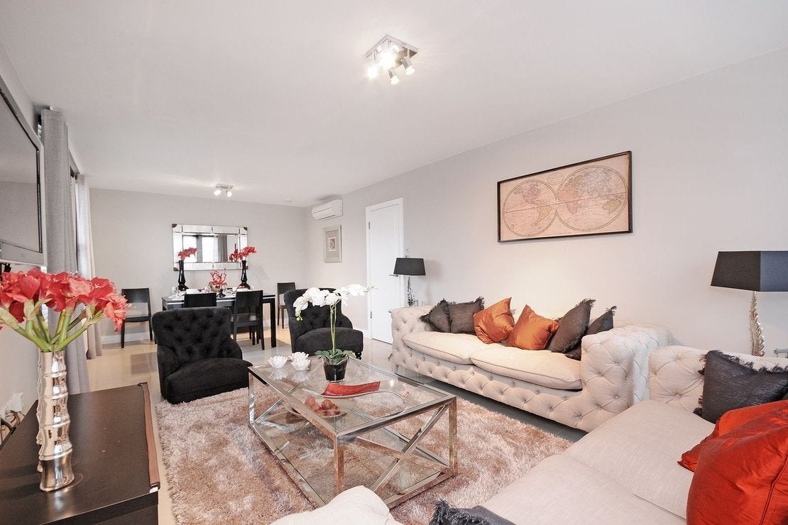 Flat Boydell Court in Greater London