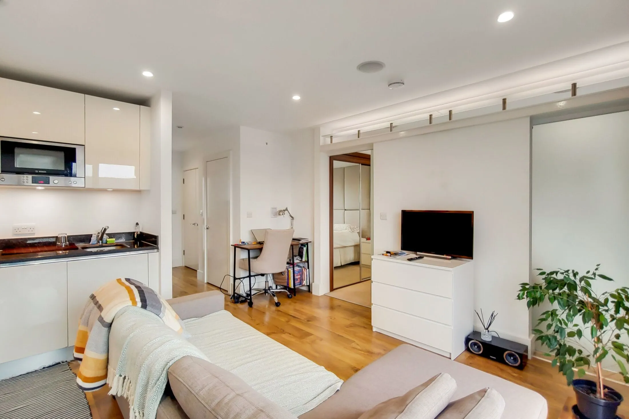 Flat No 1 Street in Greater London