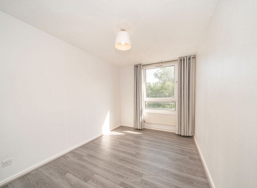 Flat Jervis Road in Greater London
