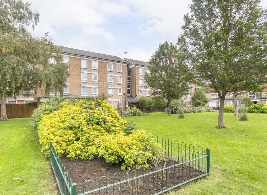 Flat Jervis Road in Greater London