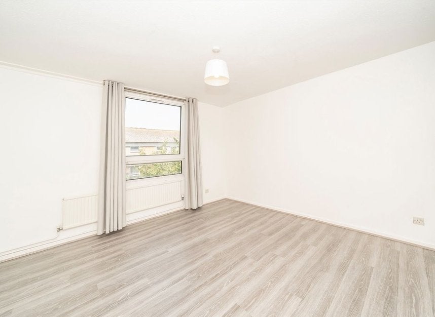 Flat Jervis Road in Greater London