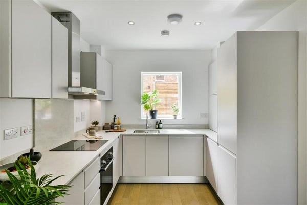 Flat Passfields in London