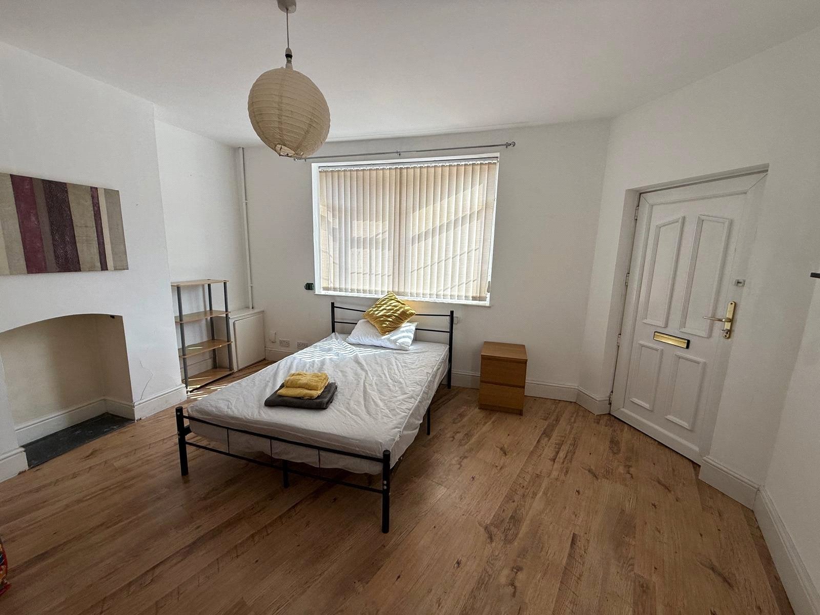 Room Lord Haddon Road in Erewash