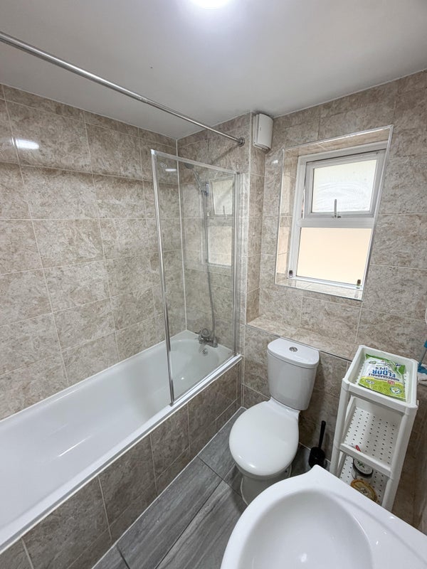 Room Stoneyard Lane in Greater London