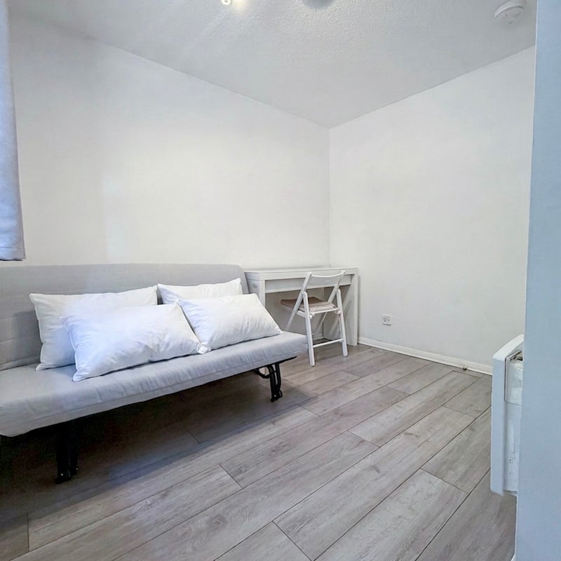 Room Stoneyard Lane in Greater London