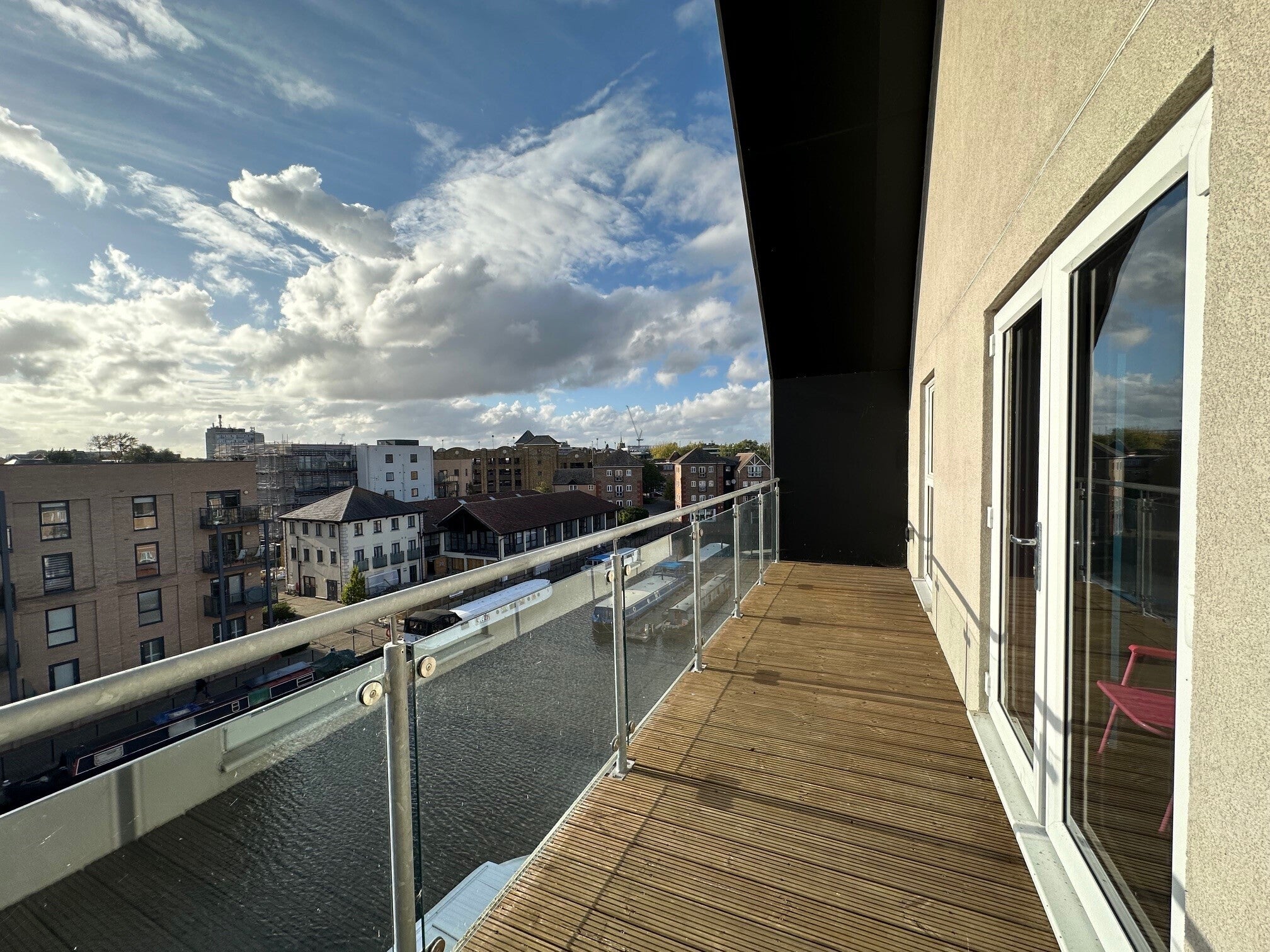 Flat Cressy Quay in Chelmsford