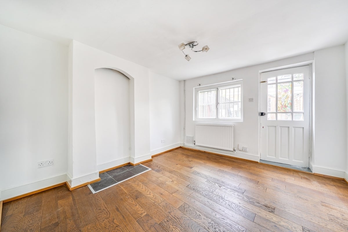 Flat Devonshire Drive in Greater London