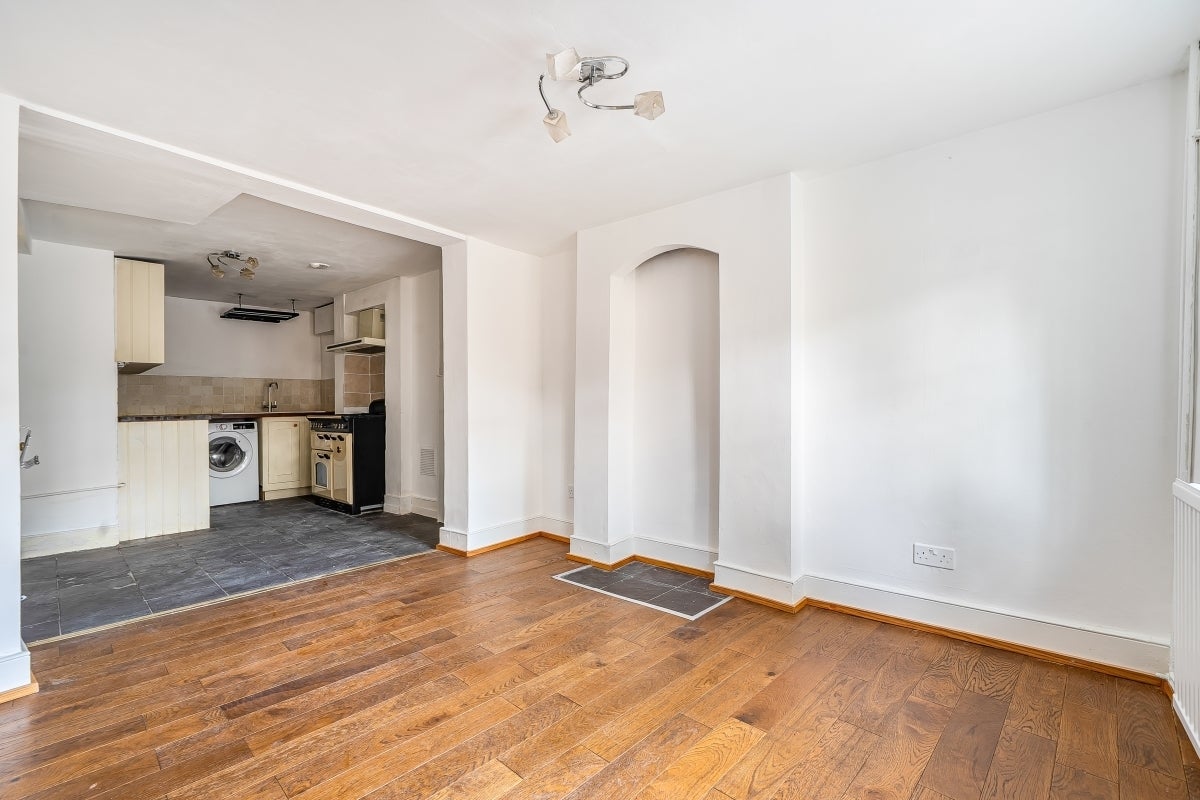 Flat Devonshire Drive in Greater London