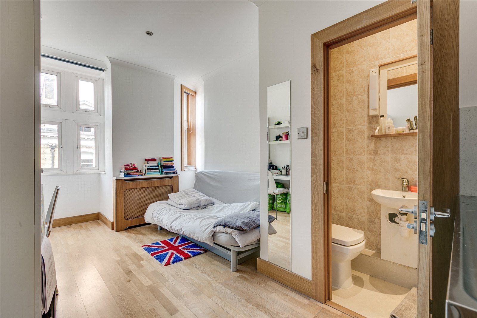 Flat Glendower Place in Greater London