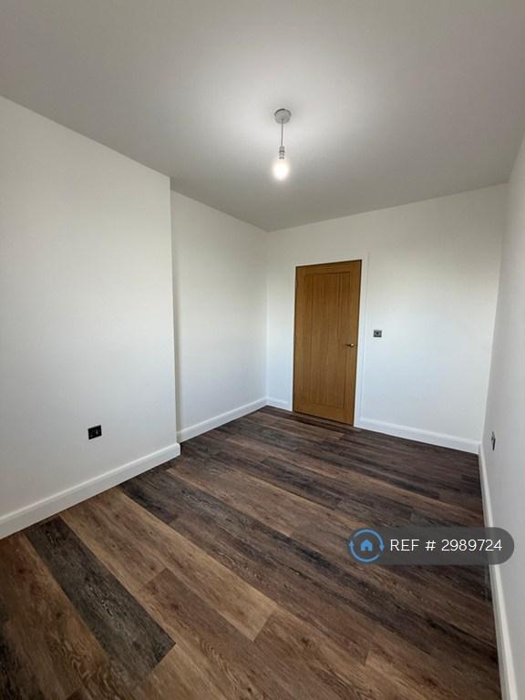 Flat Levens Garth in Leeds