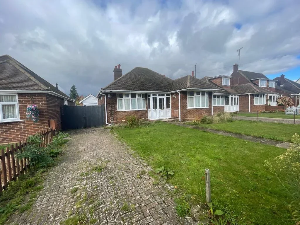 House Birdsfoot Lane in Luton
