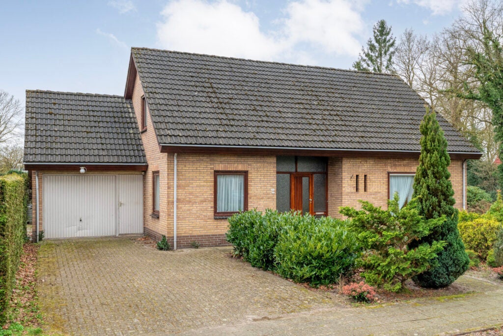 Huis Professor Waterinkstraat 14 in Mariënberg