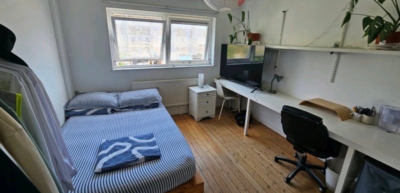 Room Ancill Close in Greater London
