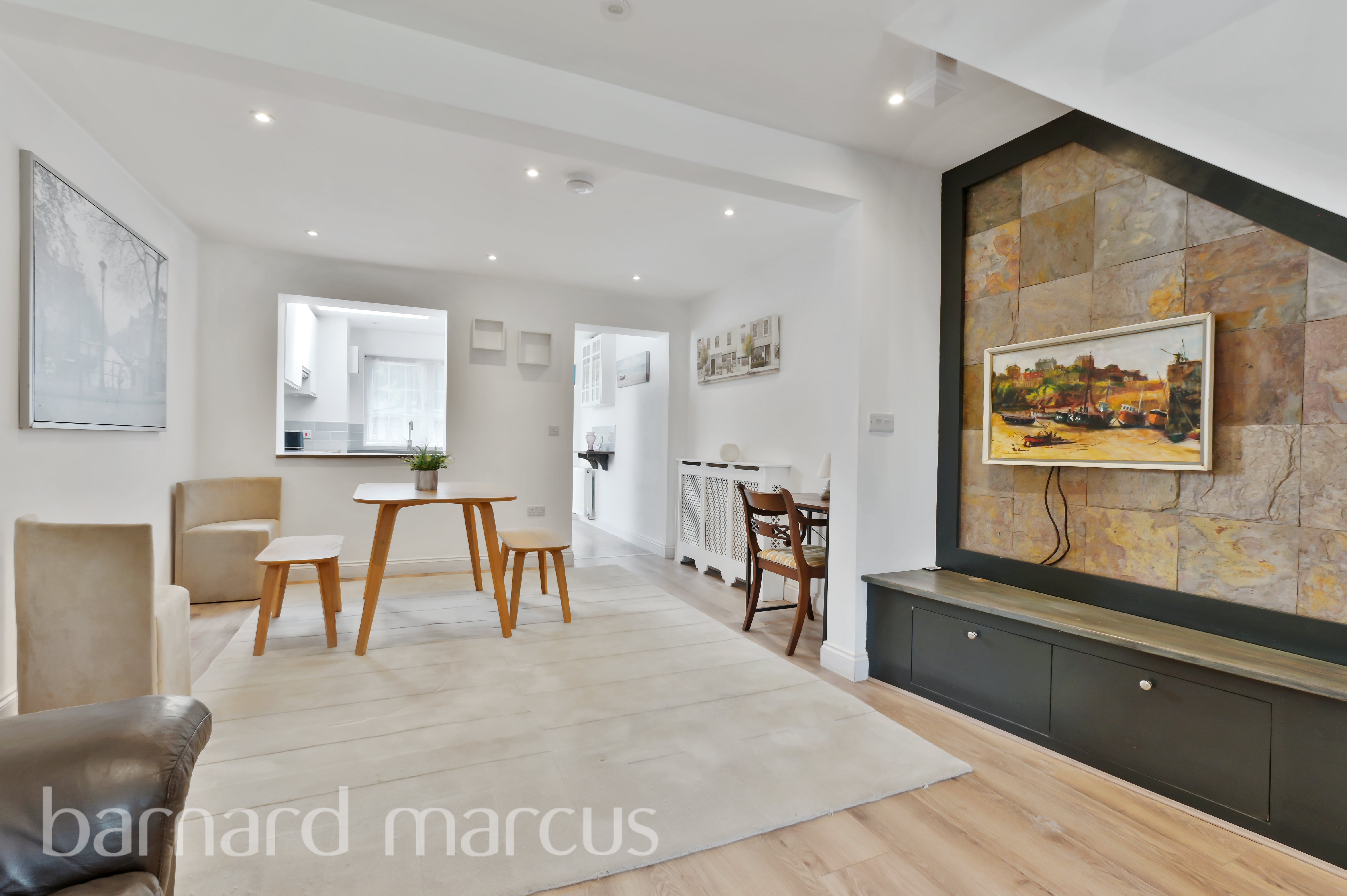 House Brunel Close in Greater London