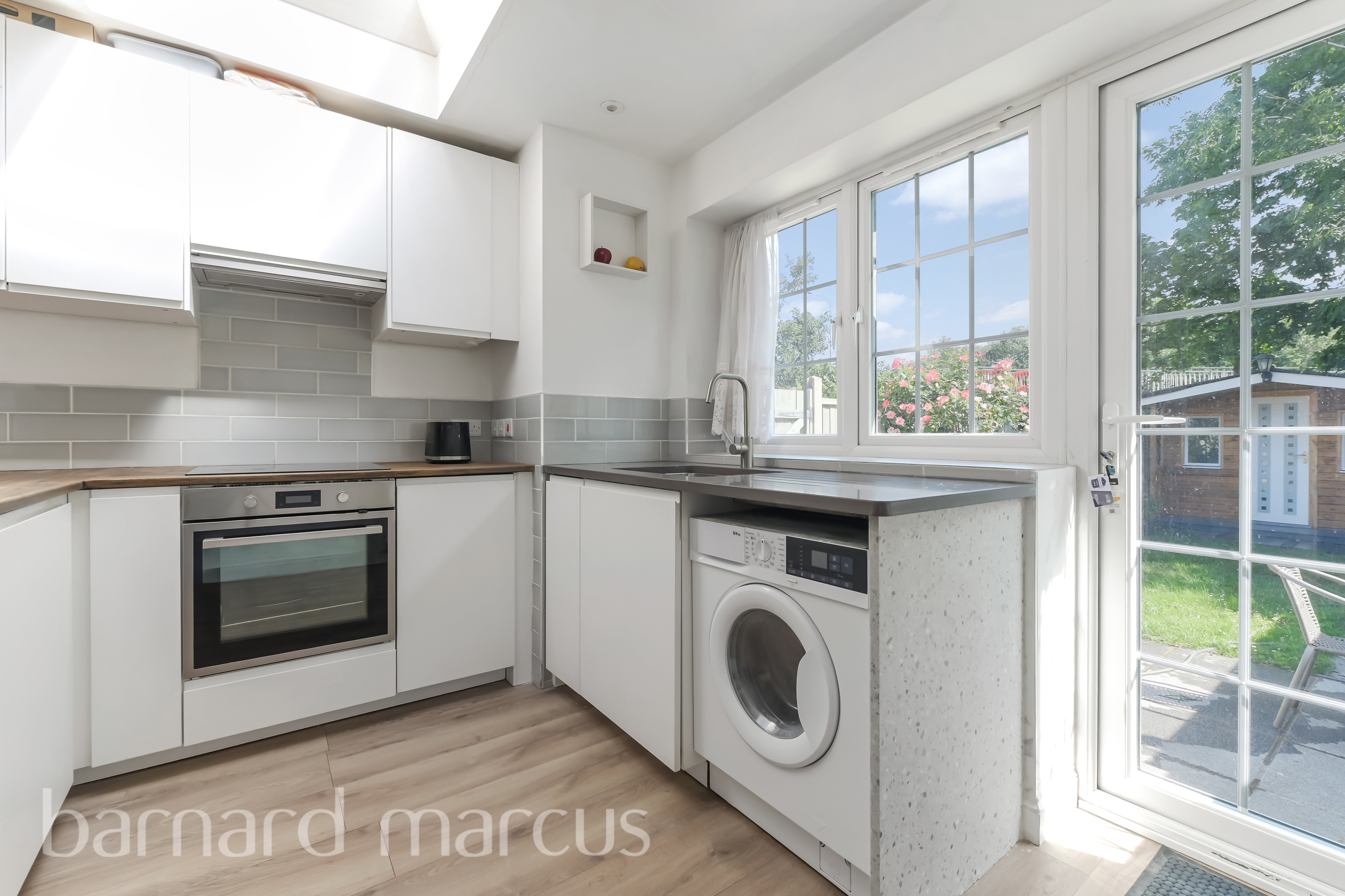 House Brunel Close in Greater London