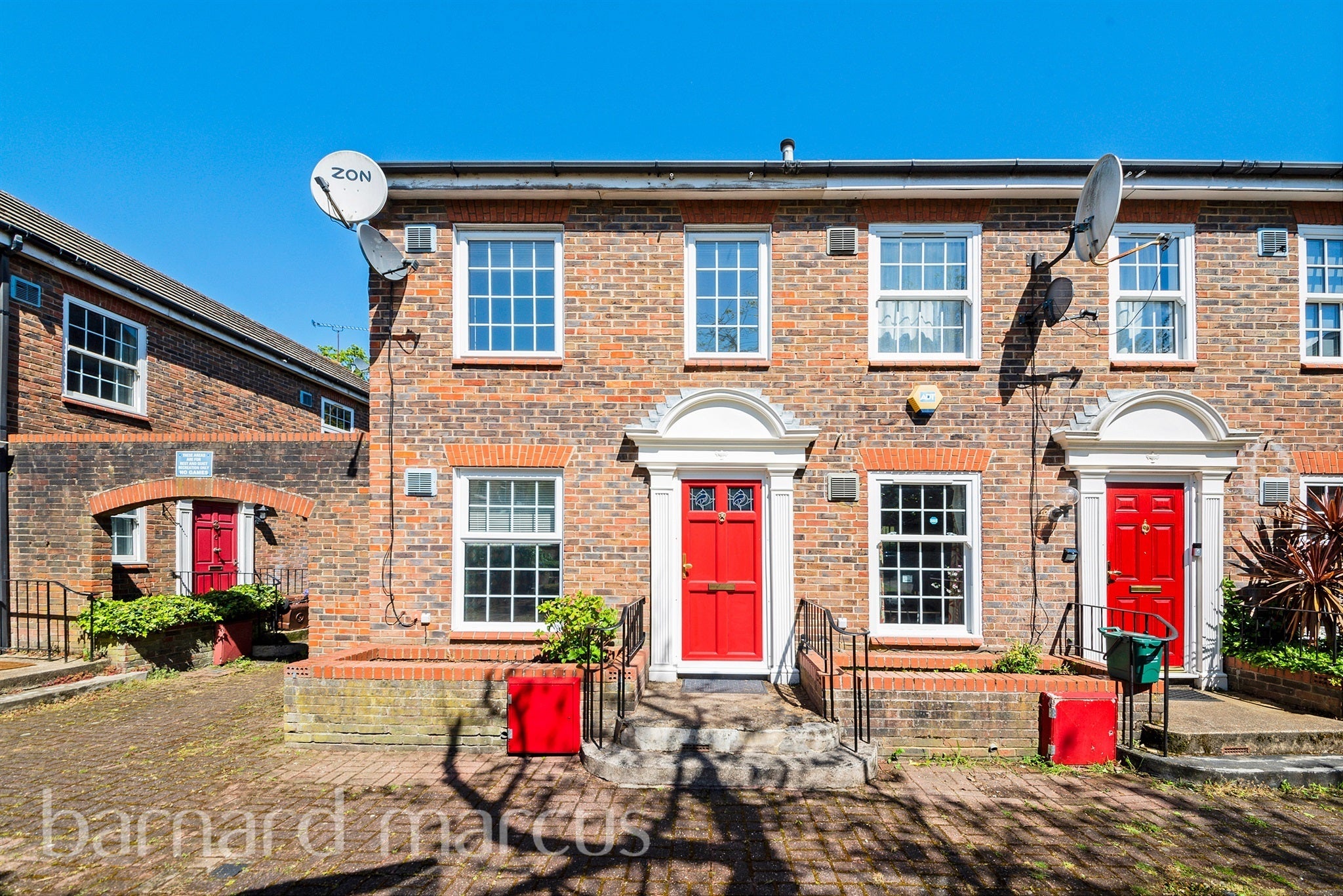 House Brunel Close in Greater London