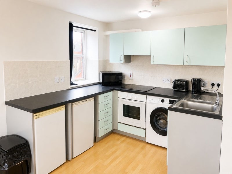 Flat Fosse Road North in Leicester