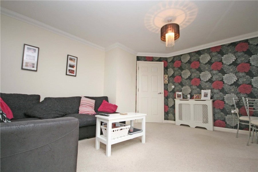 Flat Byron Road in Borough of Runnymede