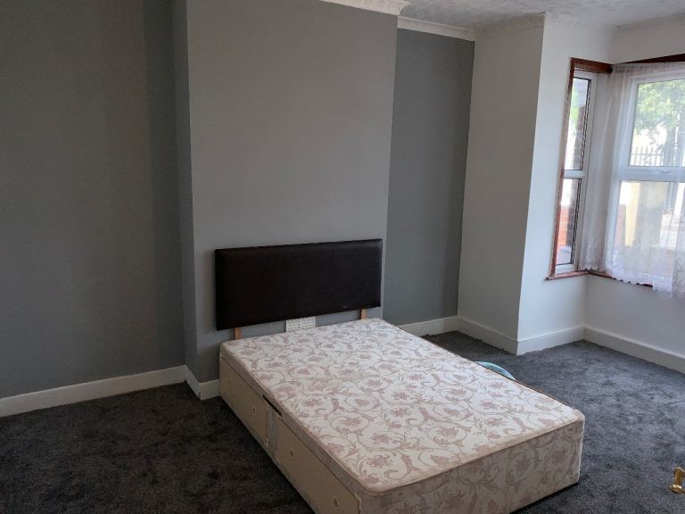 Flat Chesterford Road in Greater London
