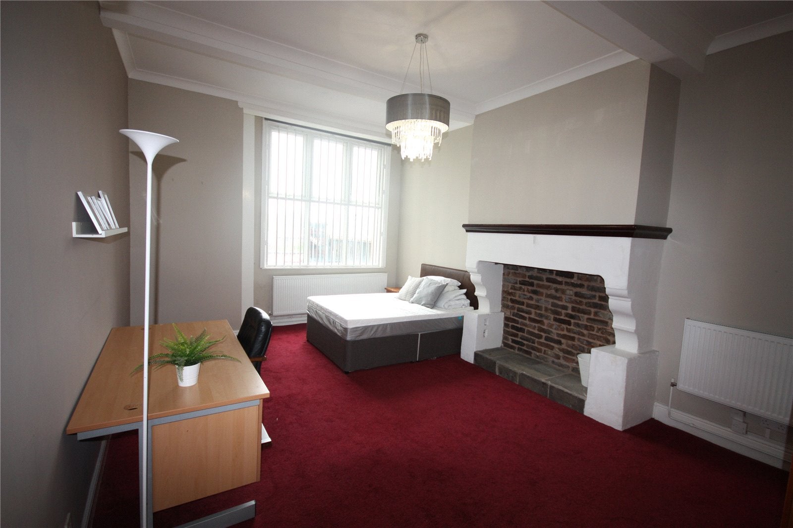 Room Crescent in Salford
