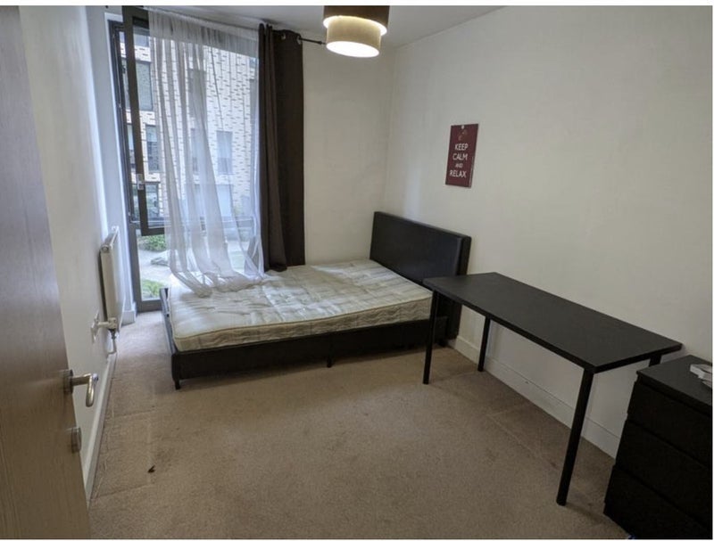 Room Grant Square in Greater London