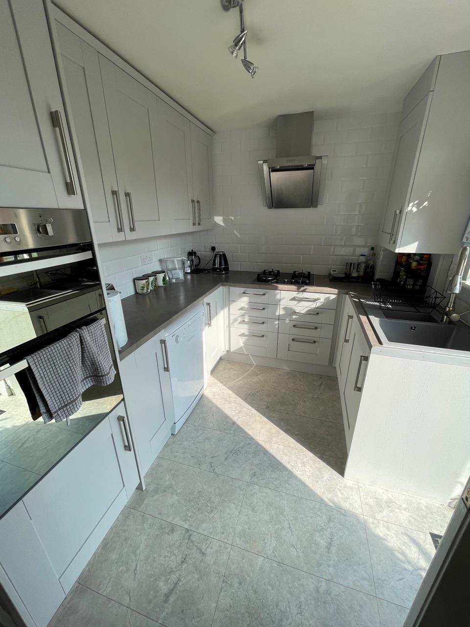 Flat Westland Drive in Lee-on-the-Solent