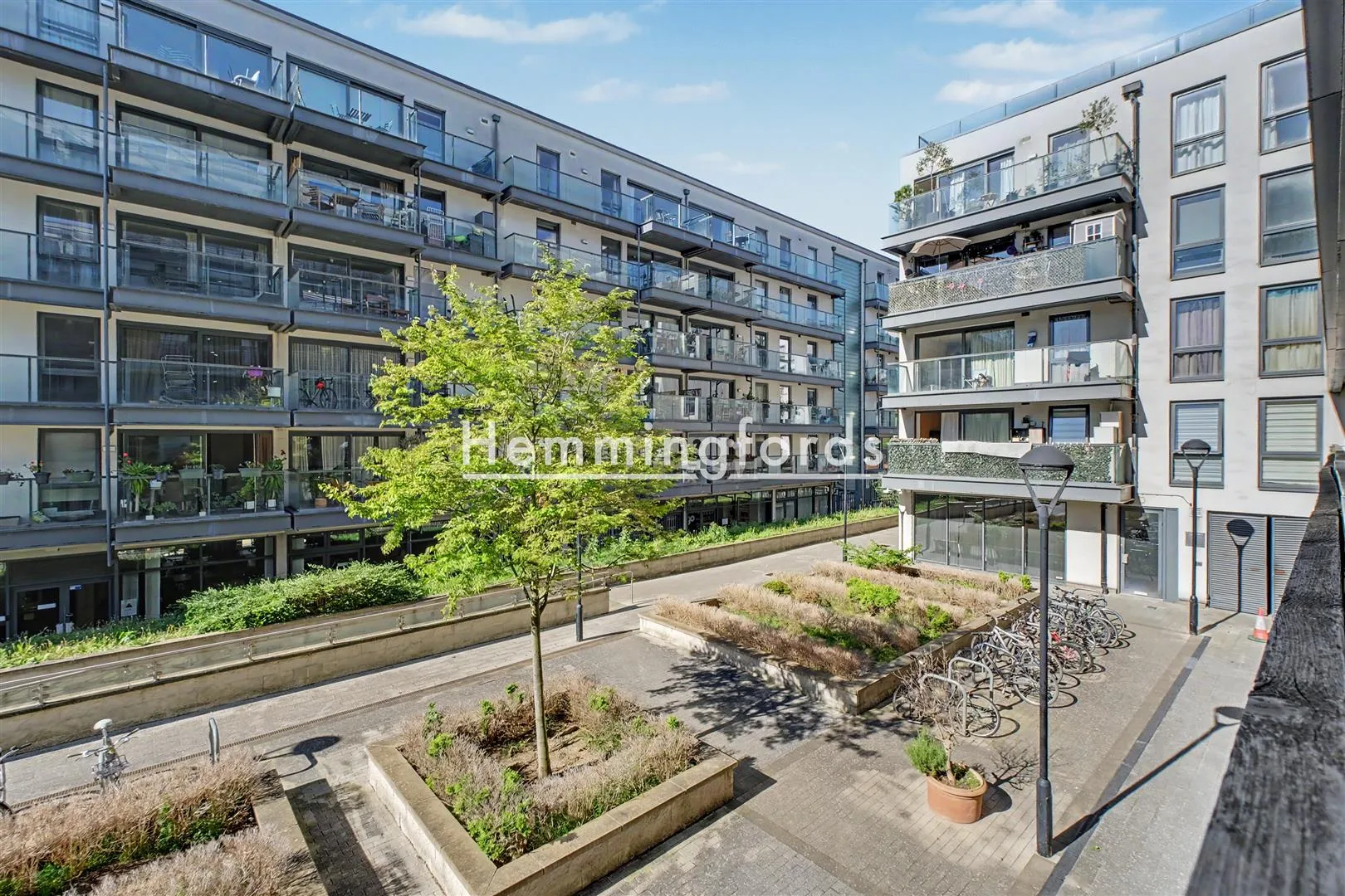 Flat Enfield Road in Greater London