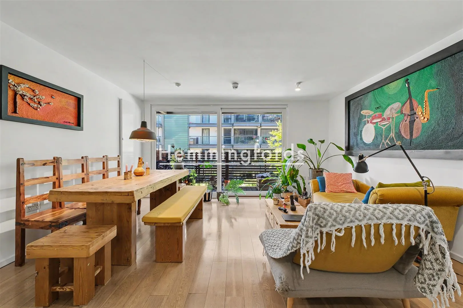 Flat Enfield Road in Greater London