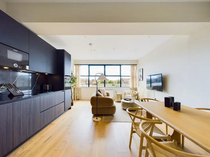 Flat St. Pancras Way in Greater London