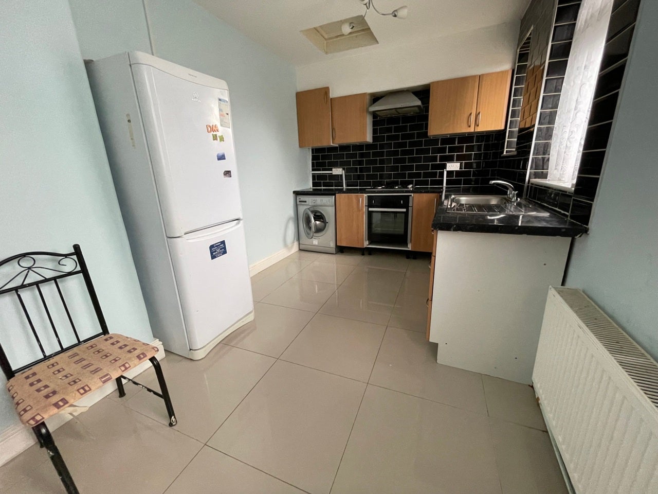 Flat Manor Square in Greater London