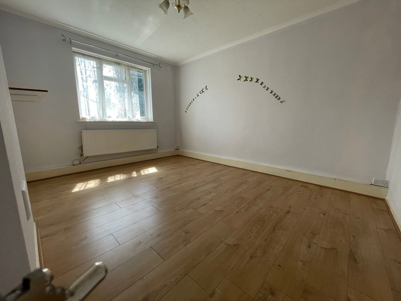 Flat Manor Square in Greater London