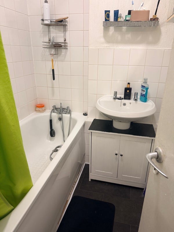 Room Attlee Road in Greater London