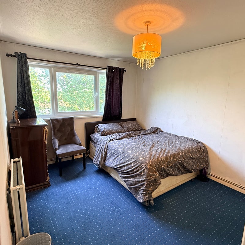 Room Attlee Road in Greater London