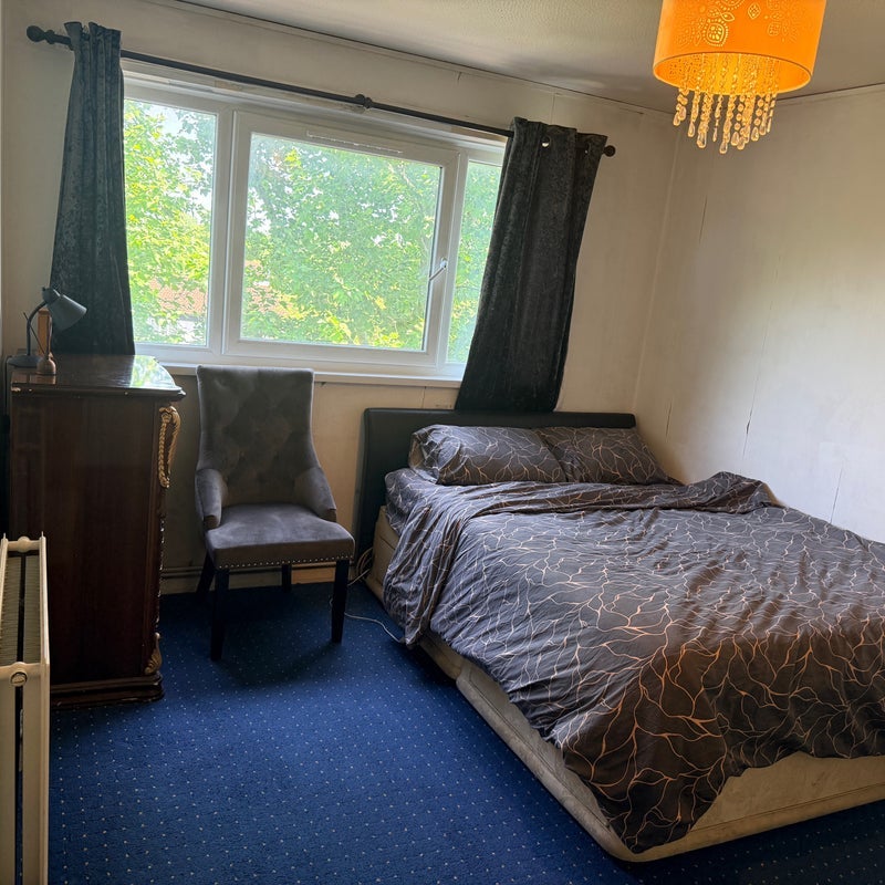 Room Attlee Road in Greater London