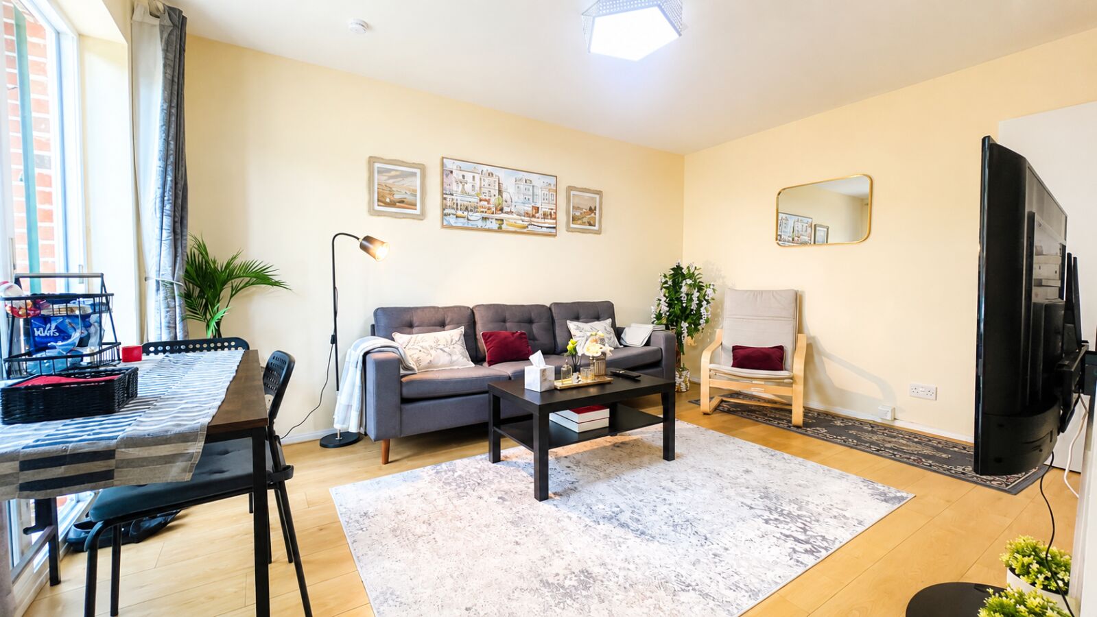 Flat Admirals Court in Reading