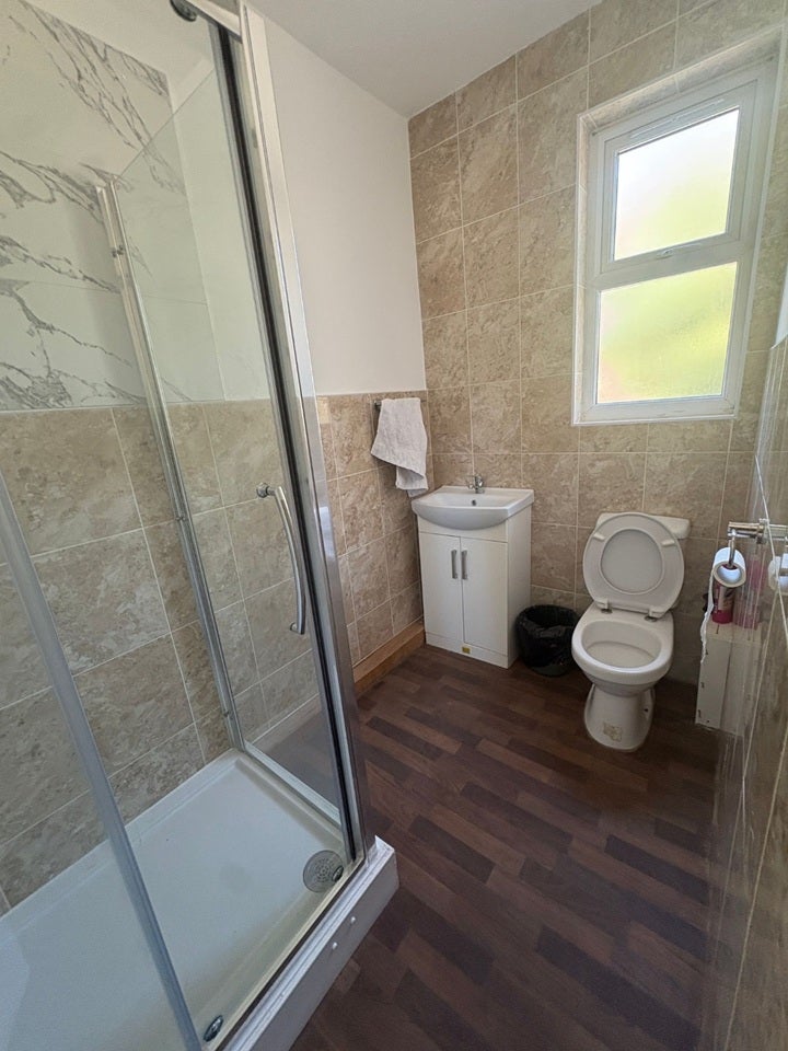 Room Argyle Road in Greater London