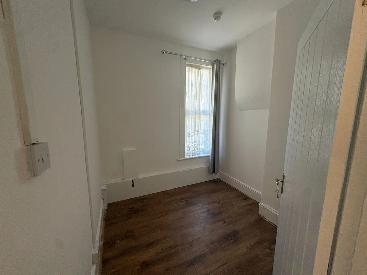 Room Argyle Road in Greater London