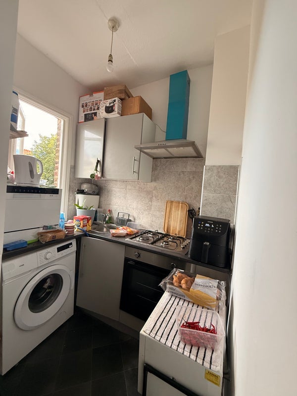 Flat Charleville Road in Greater London