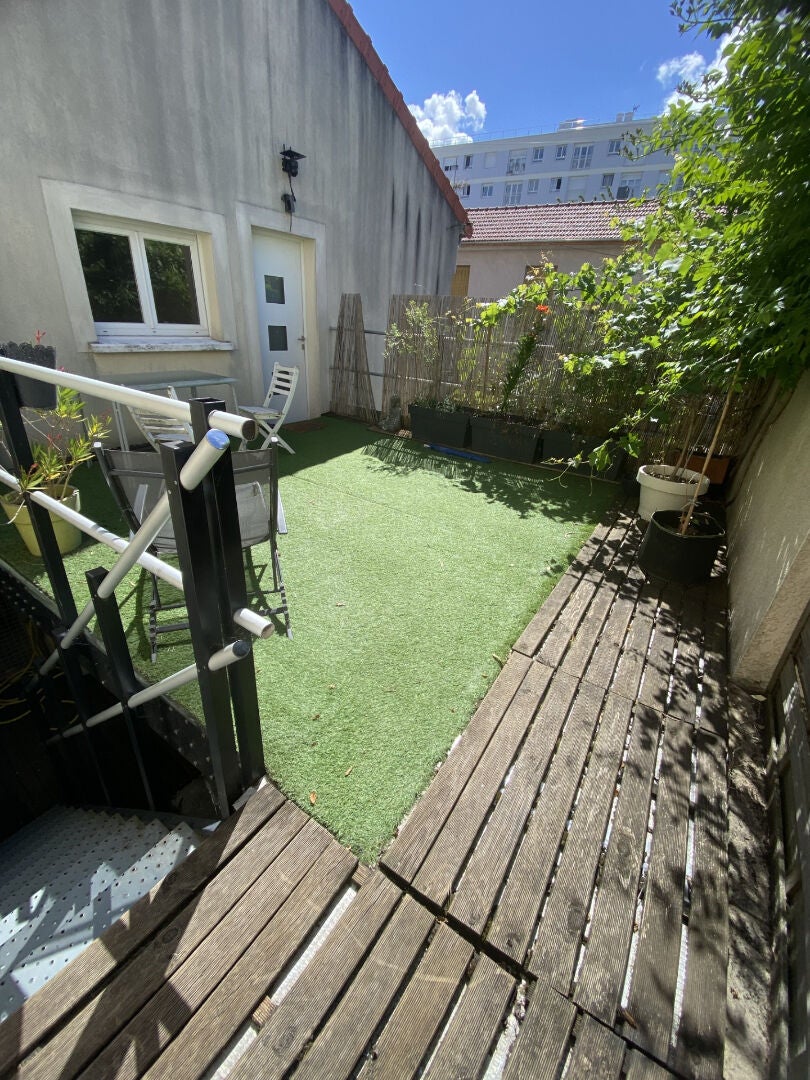 House Rue Lenain de Tillemont in Montreuil