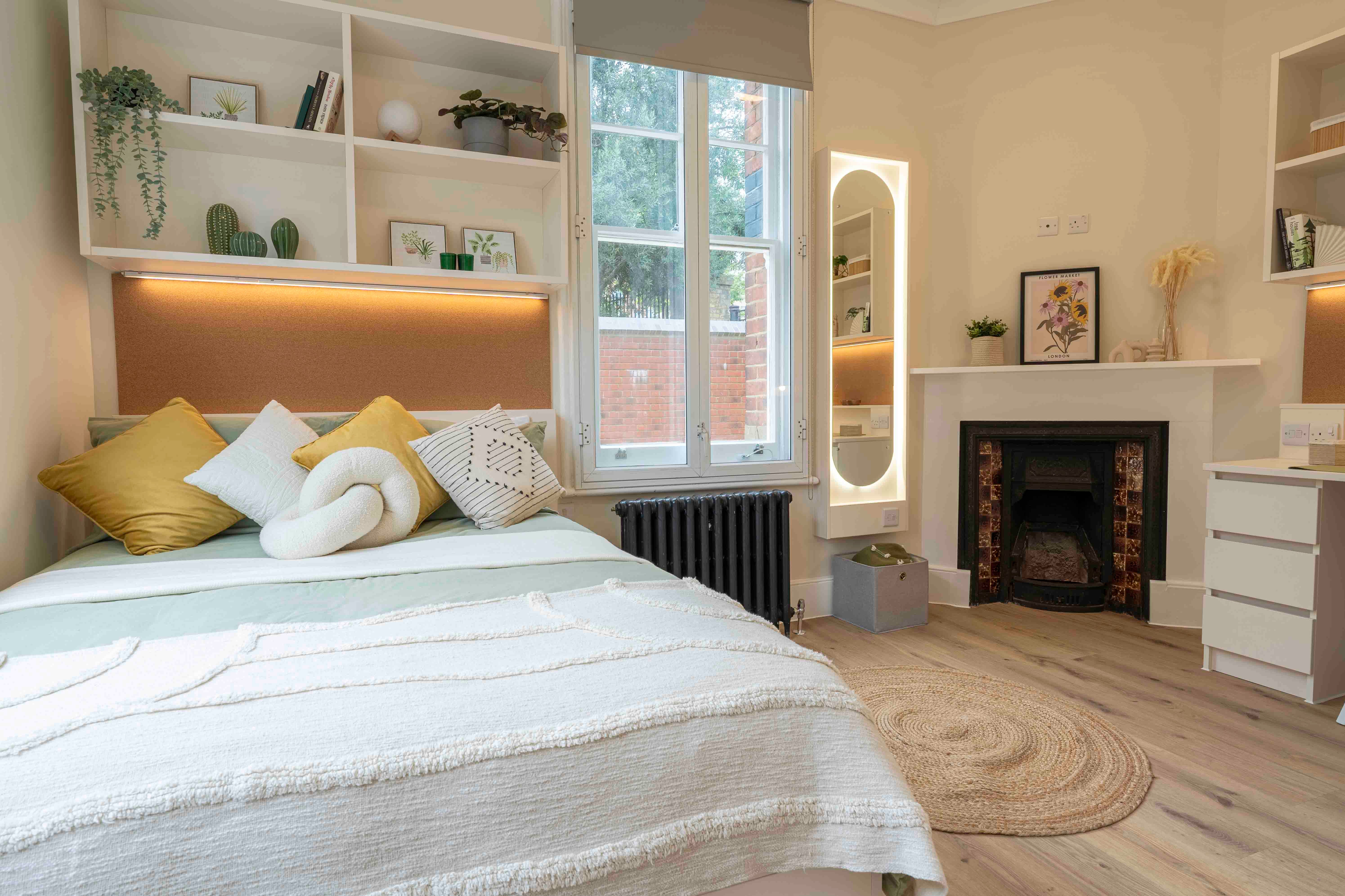 Room Huddleston Road in London