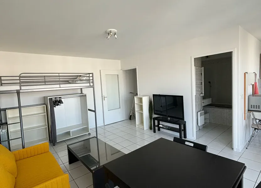 Flat Cours de la République in Villeurbanne