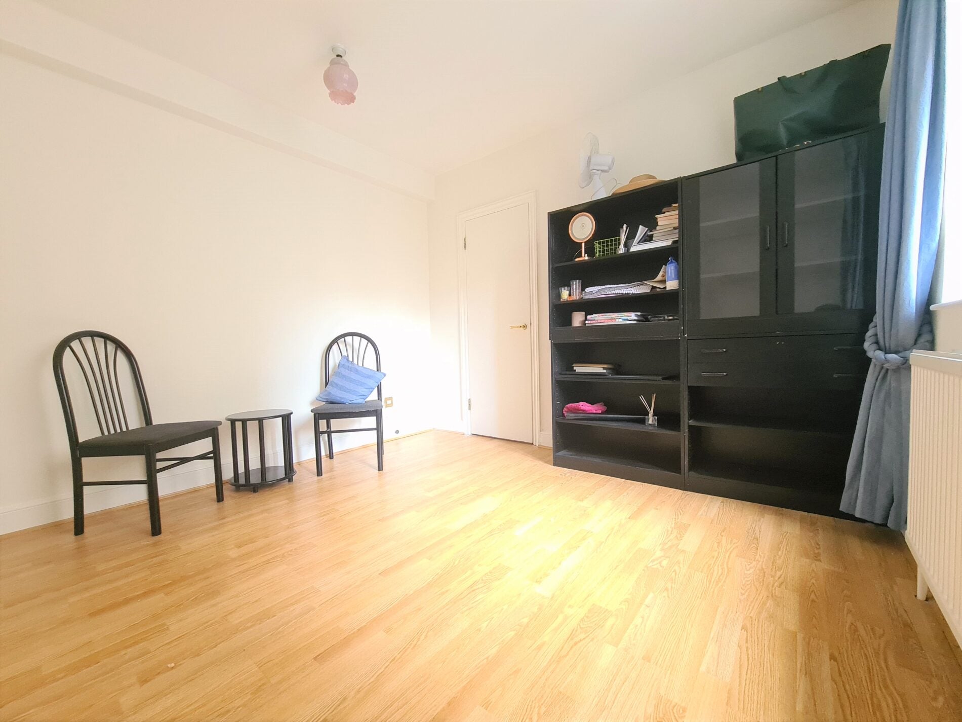 Flat Sloane Avenue in Greater London