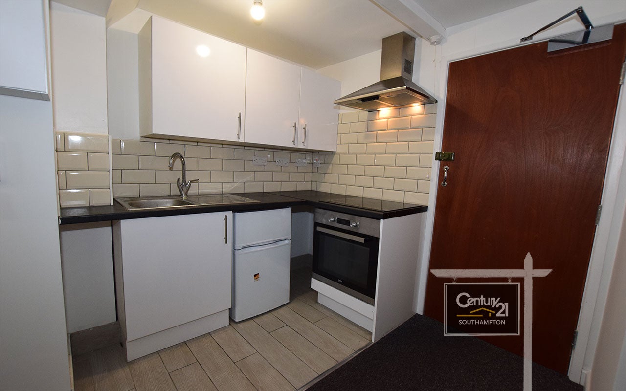 Flat St Denys Road in Southampton