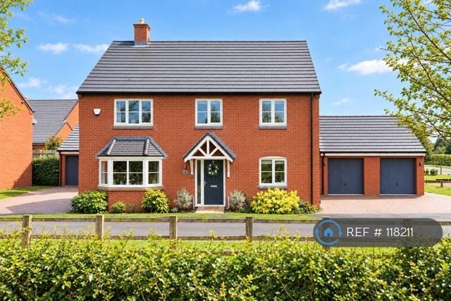 House Stablefields Drive in Harborough
